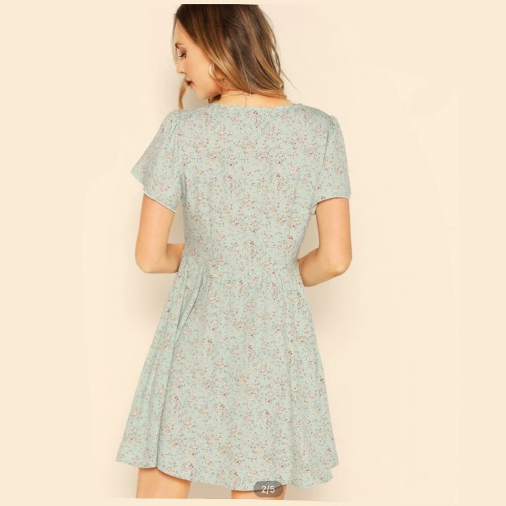 ☼ NWOT Floral Dress - Picture 2 of 8
